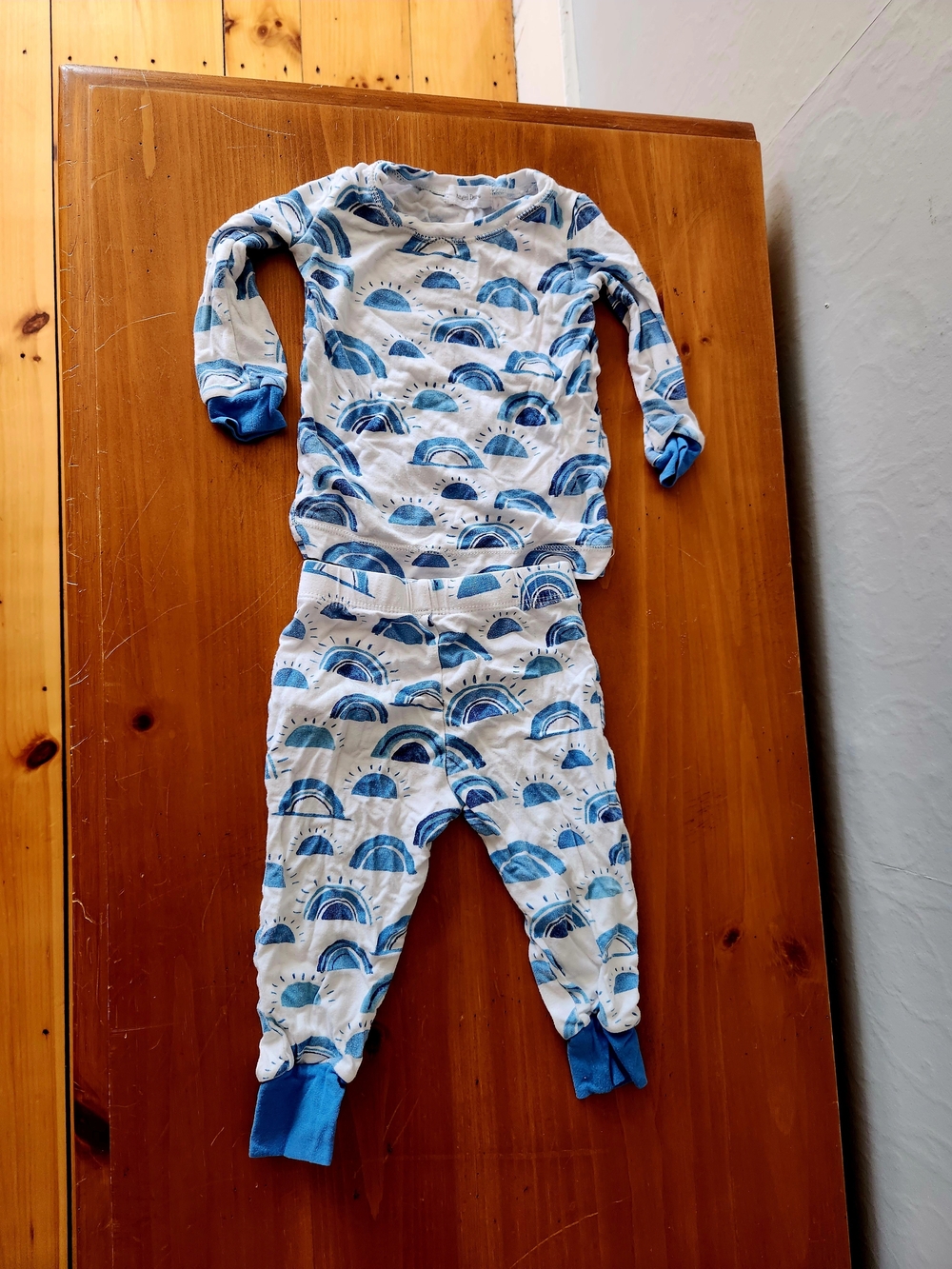 Angel Dear 6-12 Month Bamboo Blue & White Rainbow Pajama Set